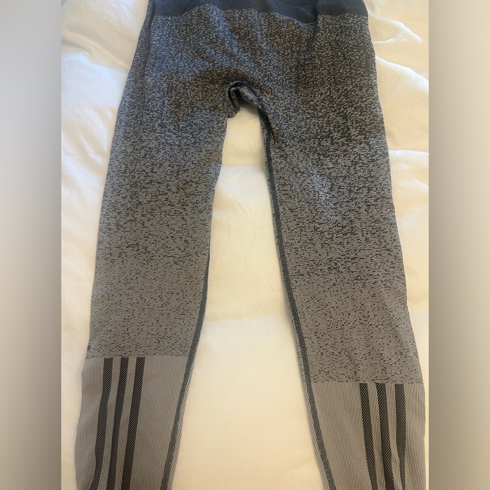 Adidas logo primeknit textured leggings - gray